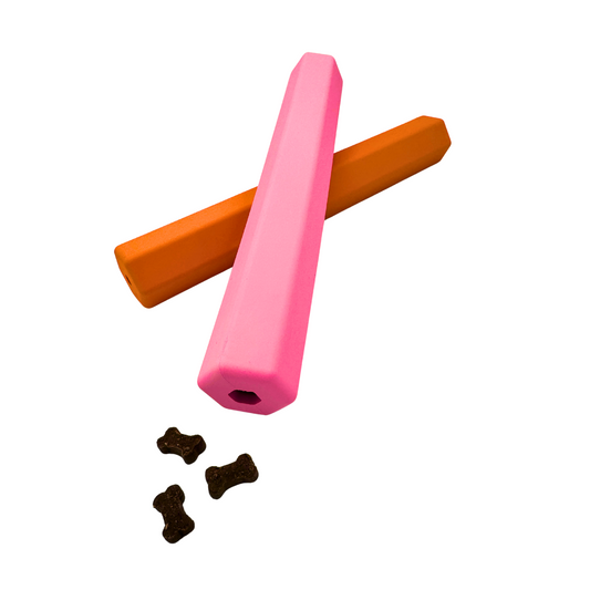 SnackStick – die flexible Leckerli-Röhre aus Silikon 🌥✨